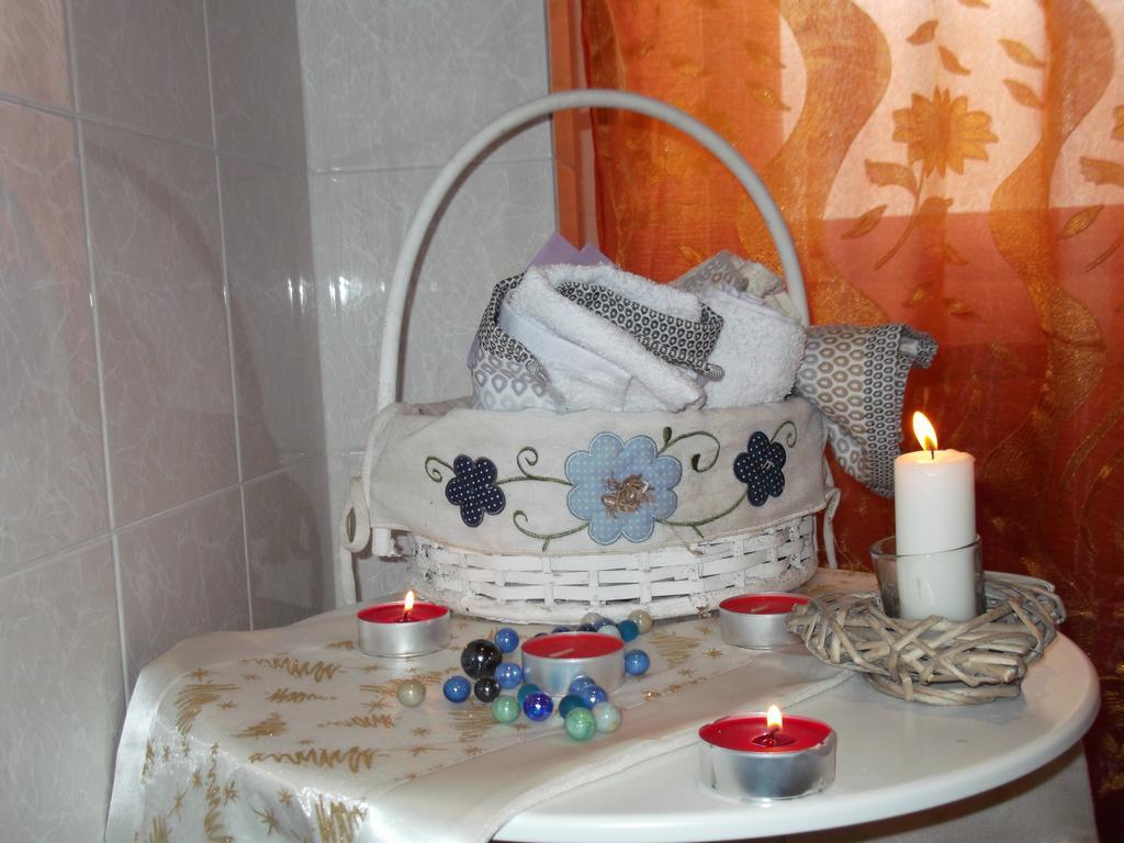B&B Mary'S House Ciampino Room photo